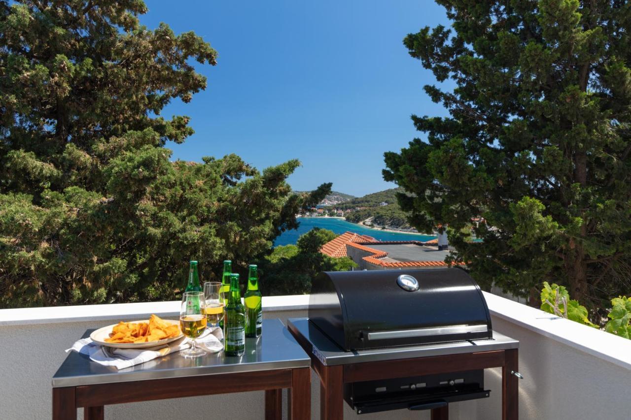 The Grande - Huge Terrace - Amazing Sea Views - Tastefully Furnished - Access To Rooftop Terrace And Gym - Hillside Apartments Rogoznica Rogoznica  Exterior foto